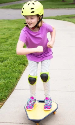 HEARTHSONG Toys One2Go Wiggleboard