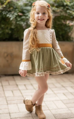 Evie's Closet Fall 22 Evie's Closet Kind Words Bubble