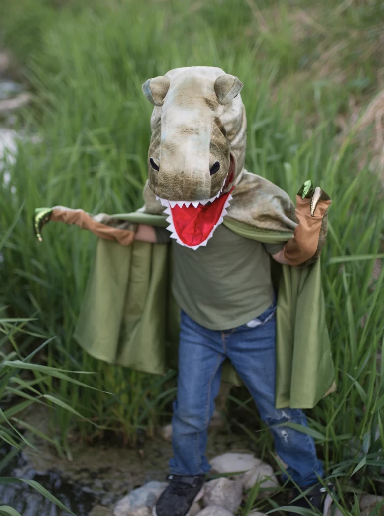 Hot Sale 💯 GREAT PRETENDERS GRANDASAURUS T-REX CAPE WITH CLAWS Toys 🎁 1 GREAT PRETENDERS GRANDASAURUS T-REX CAPE WITH CLAWS Toys