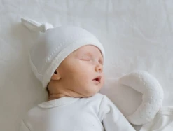 Discount 💯 L'OVED BABY White Velveteen Top Knot Hat Infant Clothing 👏 3 L'OVED BABY White Velveteen Top Knot Hat Infant Clothing