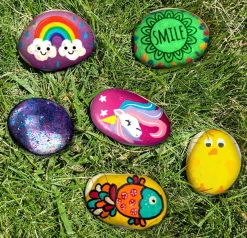 HORIZON GROUP Made By Me Rainbow Rock Art Toys