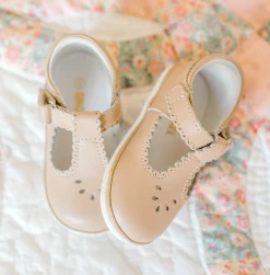 L'Amour Latte Dottie Scalloped Mary Jane Shoes