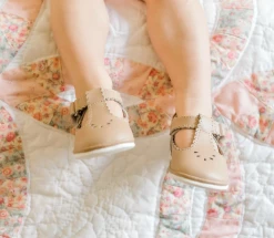 L'Amour Latte Dottie Scalloped Mary Jane Shoes