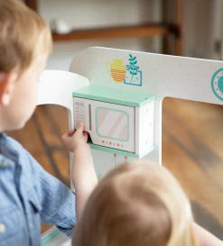 HEARTHSONG Toys Orders Up Wooden Food Truck Kitchen With 12-Piece Wooden Culinary Play Set