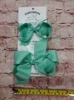 Beckys Lucite Green Hairbow
